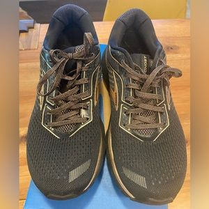 Brooks Ghost 12 (Black & Gold) EUC